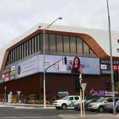 Close To The Glen, Kingsway Shops Restaurants Park Glen Waverley Exterior photo